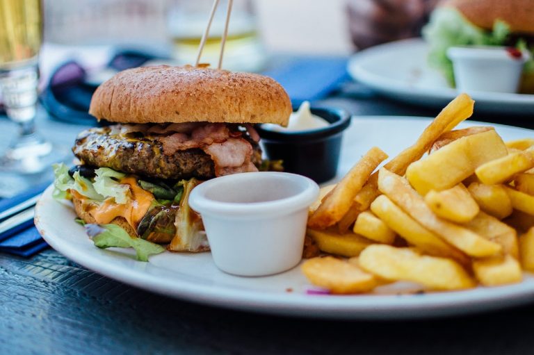 senourrir Restaurant aux USA burger et frites
