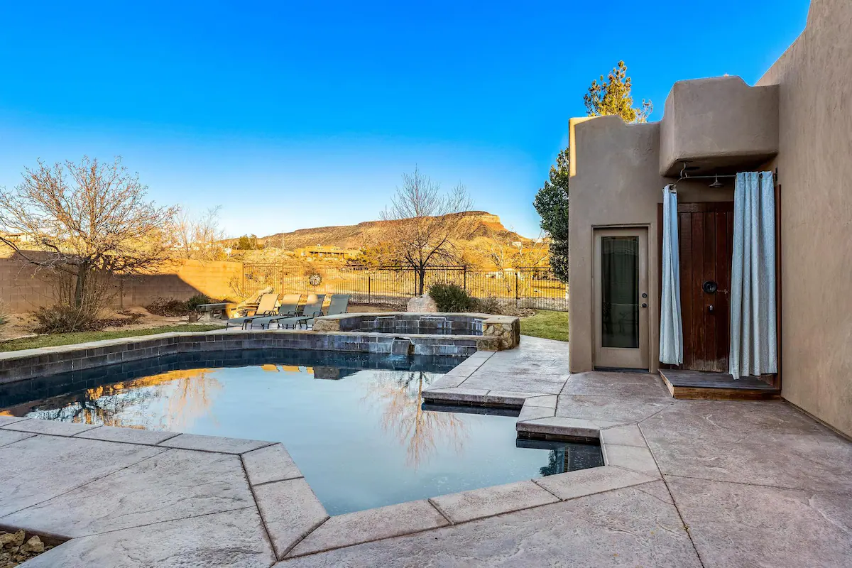 Maison AirBnB Zion NP exteieur piscine